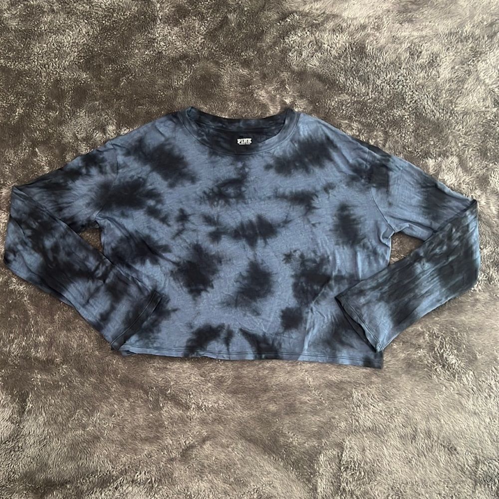 96. PINK Victoria’s Secret Tie Dye Oversized Long Sleeve Cropped Shirt Size S
